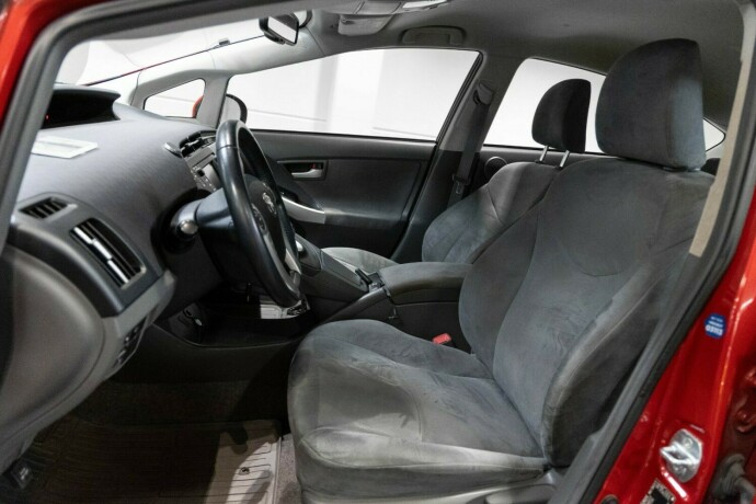 toyota-prius-bensin-2009-big-4