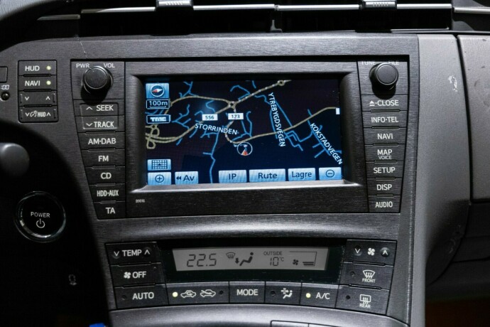 toyota-prius-bensin-2009-big-13