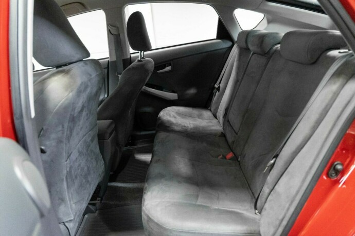 toyota-prius-bensin-2009-big-6