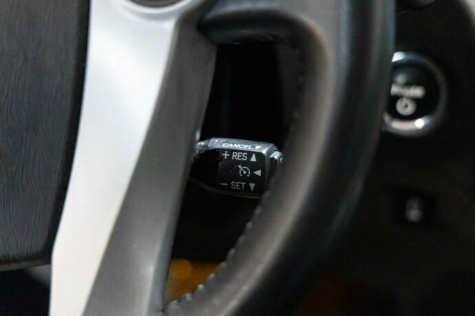 toyota-prius-bensin-2009-big-11