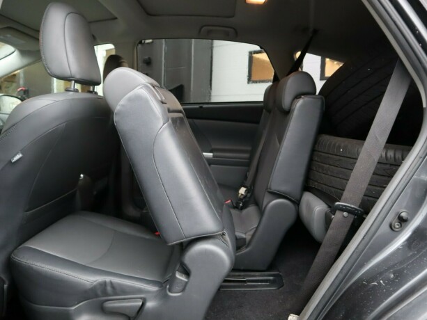 toyota-prius-bensin-2013-big-12