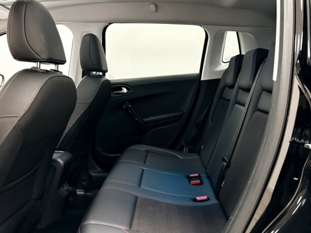 peugeot-2008-bensin-2018-big-18