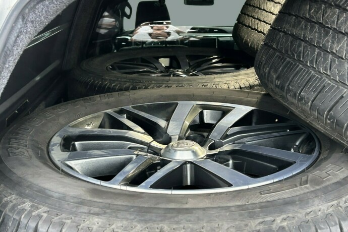 toyota-hilux-diesel-2020-big-22