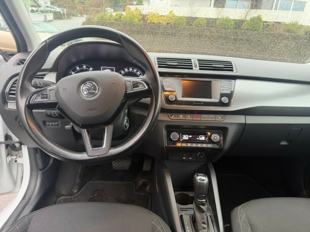 skoda-fabia-bensin-2017-big-9