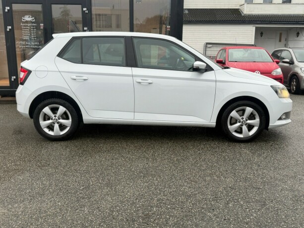 skoda-fabia-bensin-2017-big-5