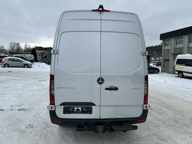 mercedes-benz-sprinter-diesel-2018-big-5