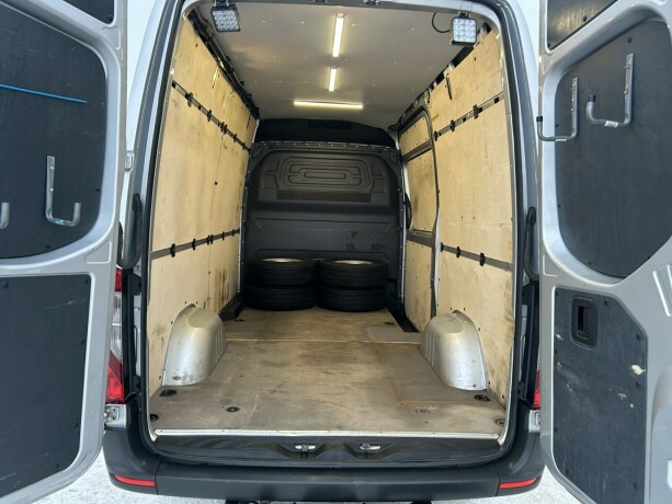 mercedes-benz-sprinter-diesel-2018-big-8