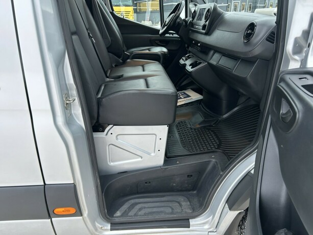 mercedes-benz-sprinter-diesel-2018-big-11