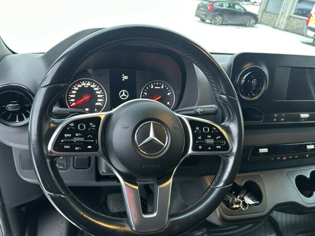 mercedes-benz-sprinter-diesel-2018-big-14