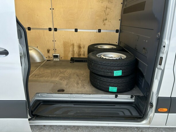 mercedes-benz-sprinter-diesel-2018-big-9