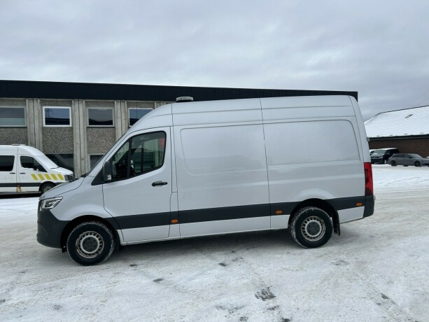 mercedes-benz-sprinter-diesel-2018-big-3