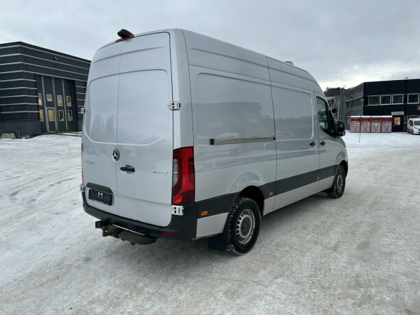 mercedes-benz-sprinter-diesel-2018-big-6