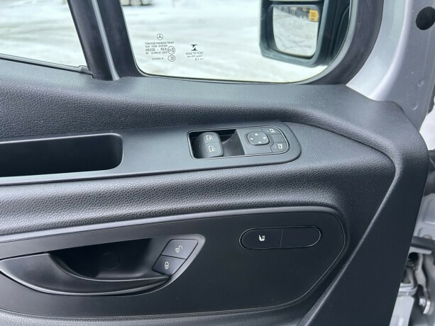 mercedes-benz-sprinter-diesel-2018-big-13