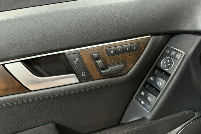 mercedes-benz-c-klasse-bensin-2013-big-17