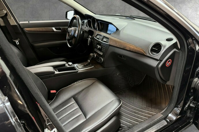 mercedes-benz-c-klasse-bensin-2013-big-10