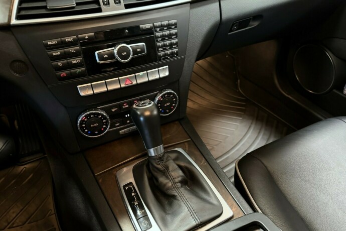 mercedes-benz-c-klasse-bensin-2013-big-18