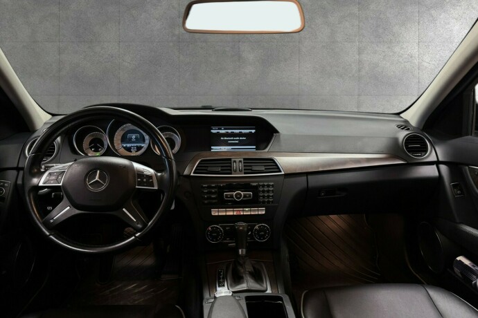 mercedes-benz-c-klasse-bensin-2013-big-12