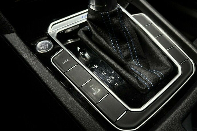 volkswagen-passat-elektrisitetbensin-2016-big-34