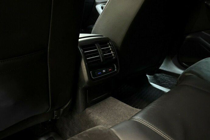 volkswagen-passat-elektrisitetbensin-2016-big-37