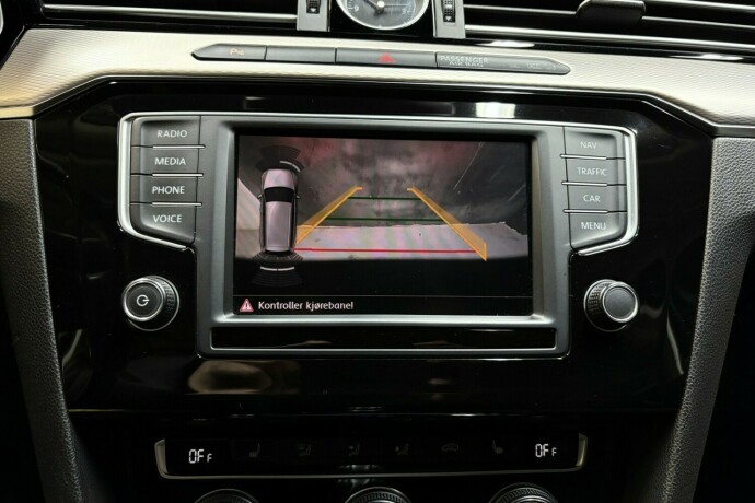 volkswagen-passat-elektrisitetbensin-2016-big-32