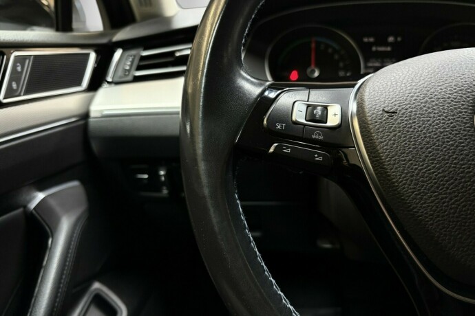 volkswagen-passat-elektrisitetbensin-2016-big-21