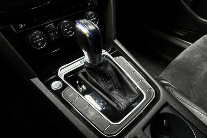 volkswagen-passat-elektrisitetbensin-2016-big-35