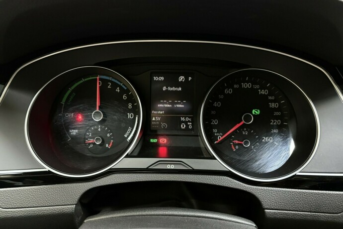 volkswagen-passat-elektrisitetbensin-2016-big-23