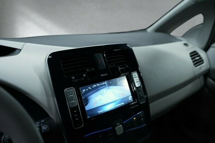 nissan-leaf-elektrisitet-2012-big-13