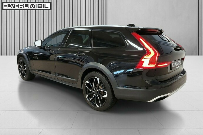 volvo-v90-cross-country-diesel-2018-big-4