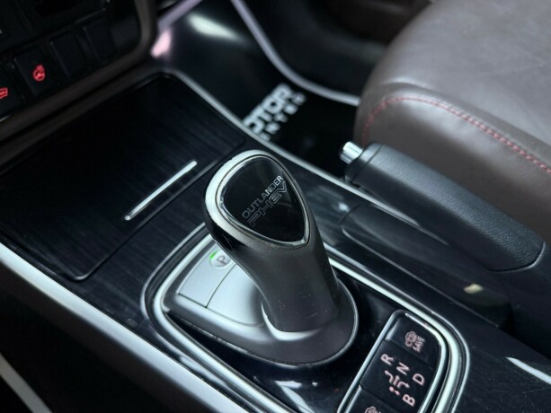 mitsubishi-outlander-elektrisitetbensin-2015-big-22