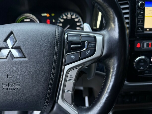 mitsubishi-outlander-elektrisitetbensin-2015-big-15