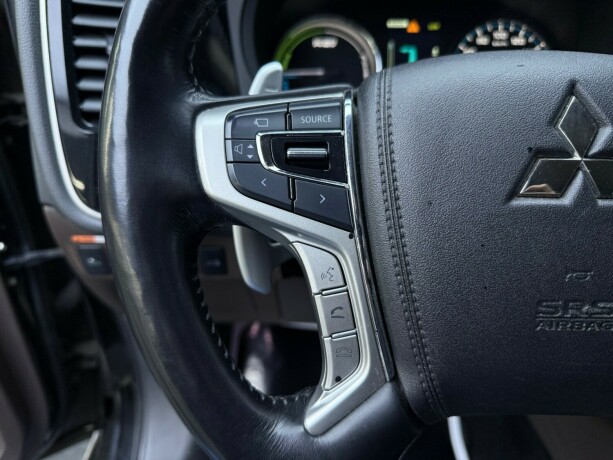 mitsubishi-outlander-elektrisitetbensin-2015-big-14