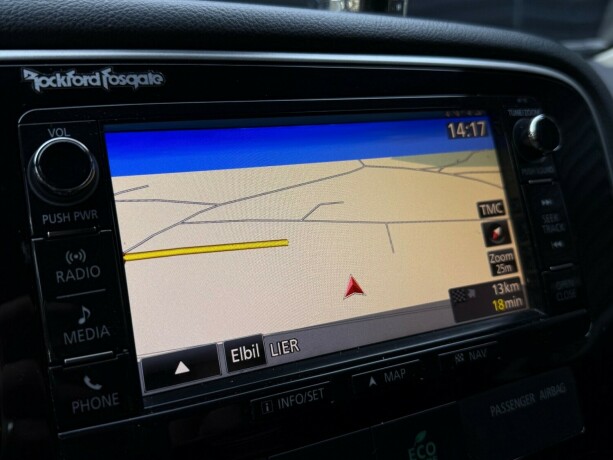 mitsubishi-outlander-elektrisitetbensin-2015-big-17