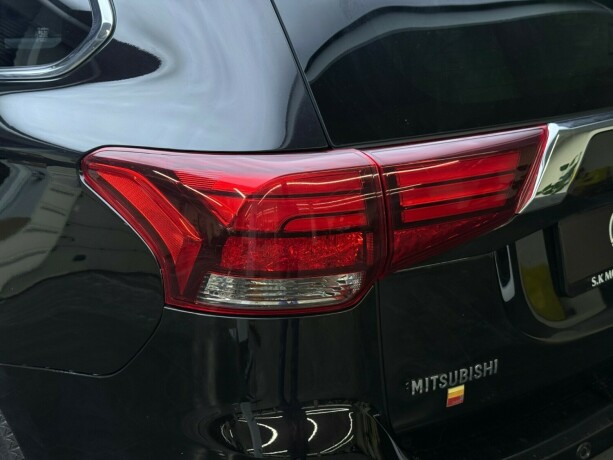 mitsubishi-outlander-elektrisitetbensin-2015-big-6