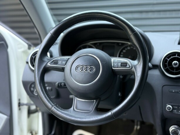 audi-a1-bensin-2011-big-12