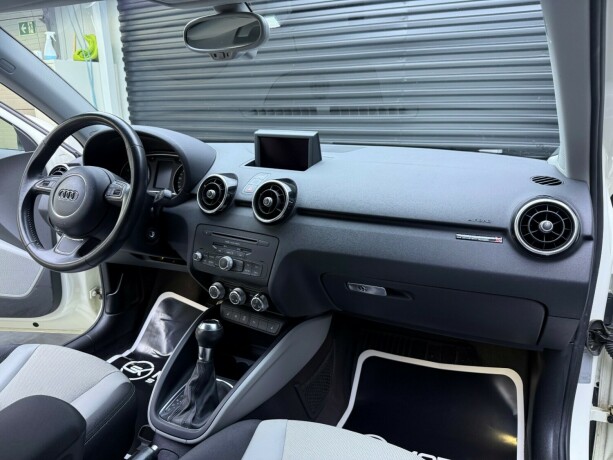 audi-a1-bensin-2011-big-11