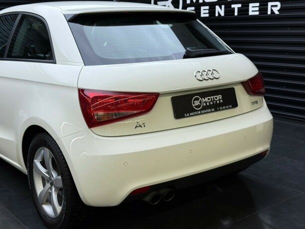 audi-a1-bensin-2011-big-5