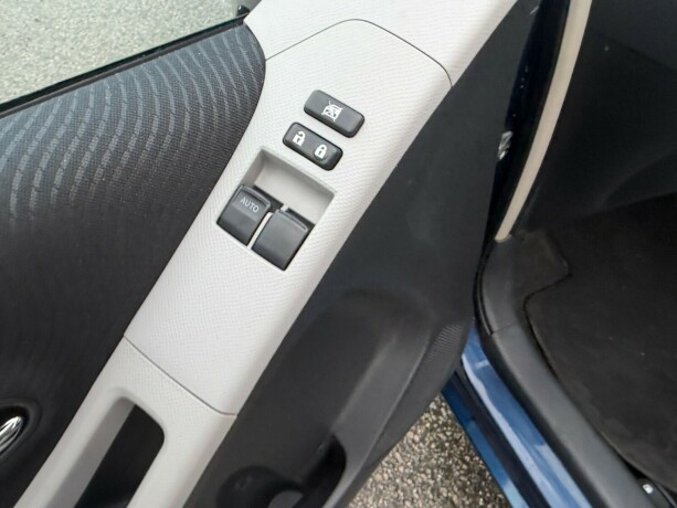 toyota-yaris-bensin-2010-big-16