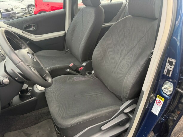 toyota-yaris-bensin-2010-big-13