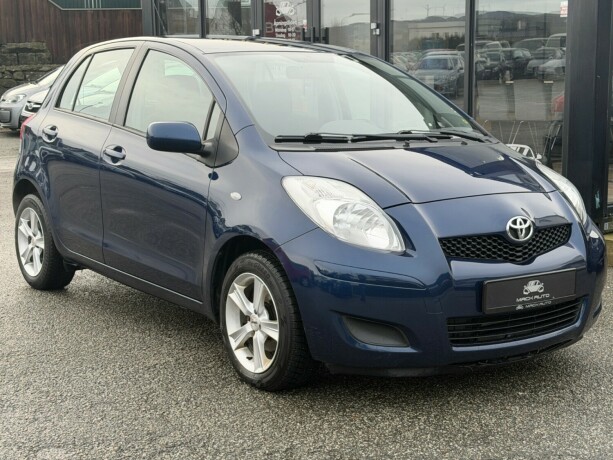 toyota-yaris-bensin-2010-big-0