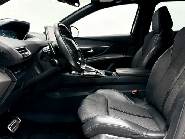 peugeot-5008-bensin-2018-big-9