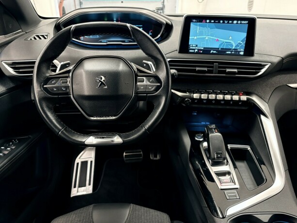 peugeot-5008-bensin-2018-big-15