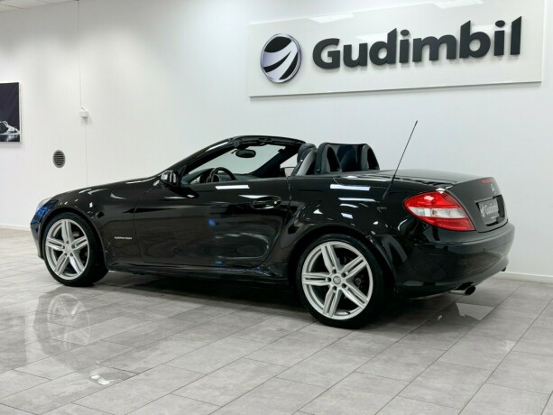 mercedes-benz-slk-bensin-2005-big-2