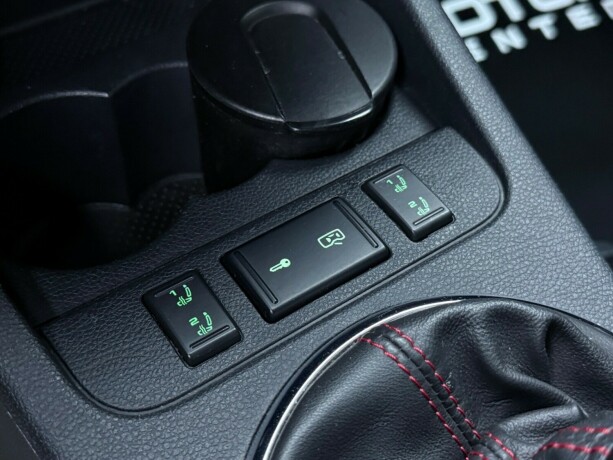 skoda-fabia-bensin-2012-big-19