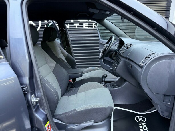 skoda-fabia-bensin-2012-big-21