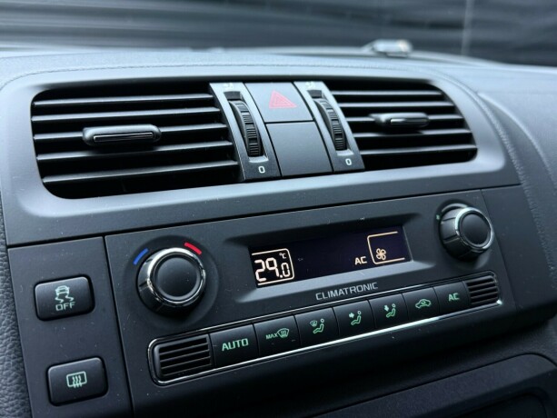 skoda-fabia-bensin-2012-big-16