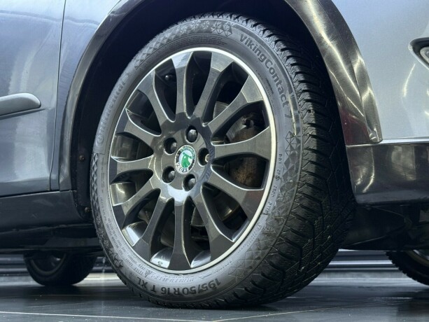 skoda-fabia-bensin-2012-big-8