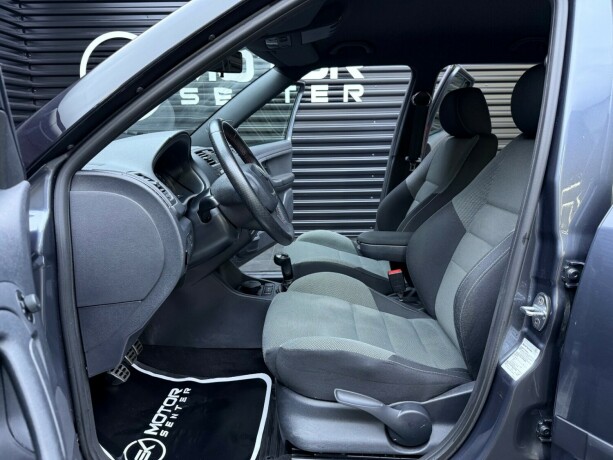 skoda-fabia-bensin-2012-big-20