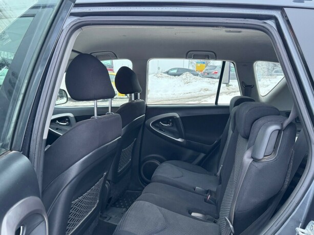 toyota-rav4-bensin-2006-big-9