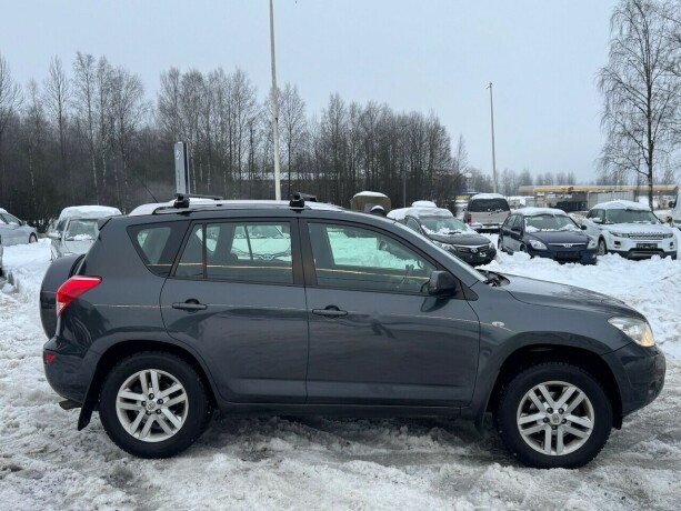 toyota-rav4-bensin-2006-big-7